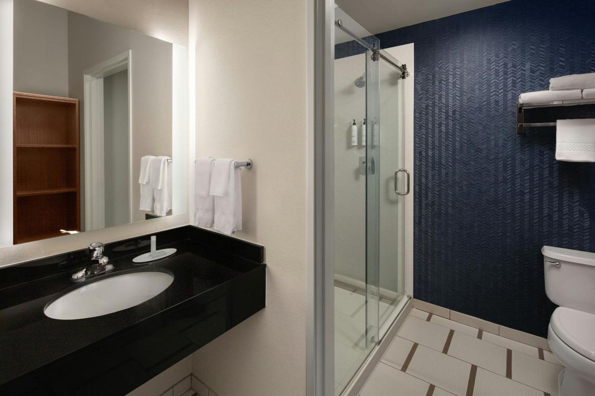 Fairfield Inn & Suites Portland South/Лейк Осуего Екстериор снимка